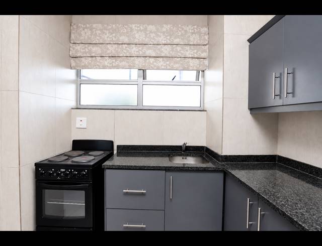 1 BEDROOM APARTMENT FOR SALE IN ESSENWOOD